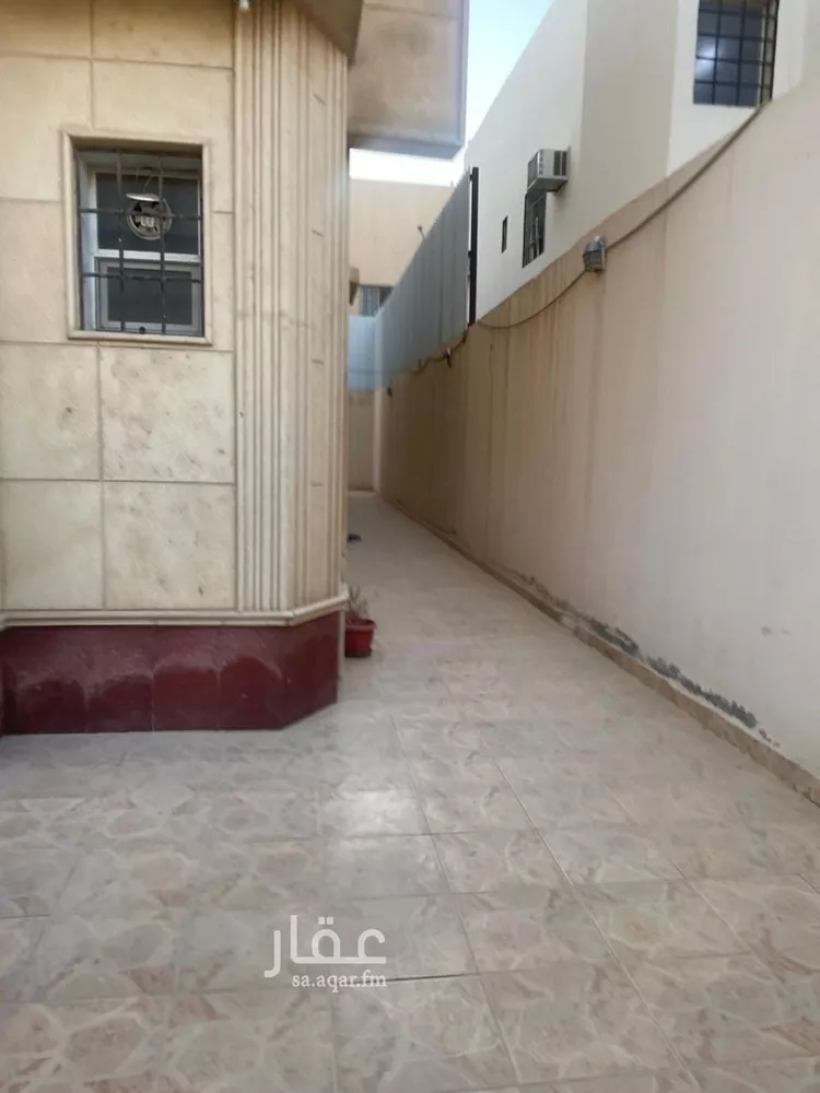 فيلا للبيع في شارع الطيهمية, حي إشبيلية, مدينة الرياض, منطقة الرياض صورة 2