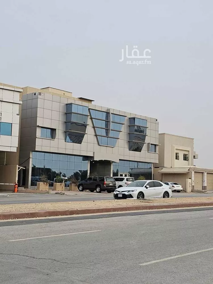 عمارة للبيع في شارع المؤرخ بن بشر, حي الربوة, مدينة الرياض, منطقة الرياض صورة 3