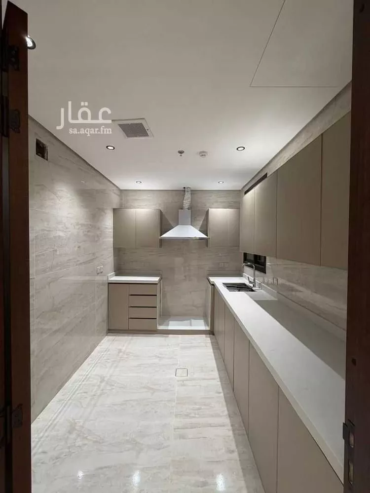 عمارة للإيجار في شارع عبدالله الخزرجي, حي العارض, مدينة الرياض, منطقة الرياض صورة 2