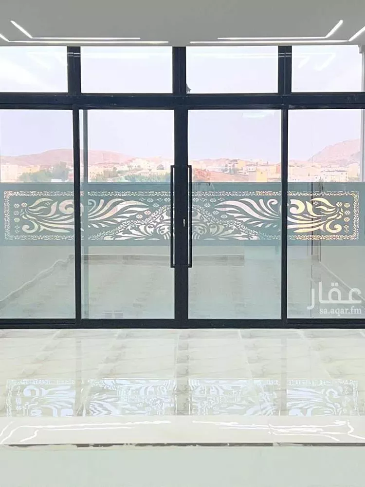 شقة للبيع في شارع طريق السيل, حي الشرفية, مدينة الطائف, منطقة مكة المكرمة صورة 3