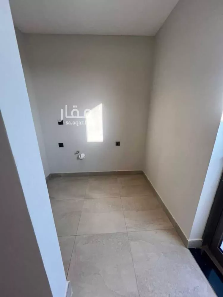 فيلا للإيجار في شارع عبدالخالق بن أبي طاهر, حي عكاظ, مدينة الرياض, منطقة الرياض صورة 4