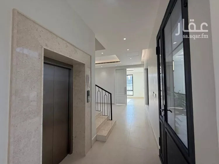 فيلا للبيع في شارع السيل الكبير, حي المهدية, مدينة الرياض, منطقة الرياض صورة 5