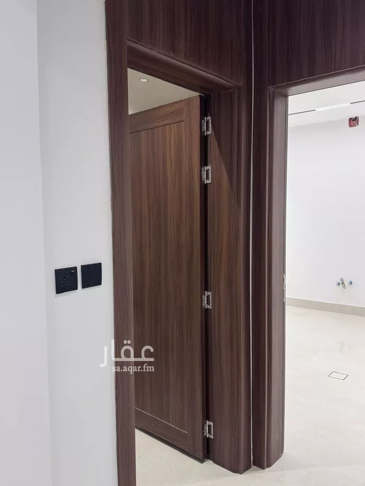 فيلا للبيع في شارع أنس الكناني, حي المهدية, مدينة الرياض, منطقة الرياض 7