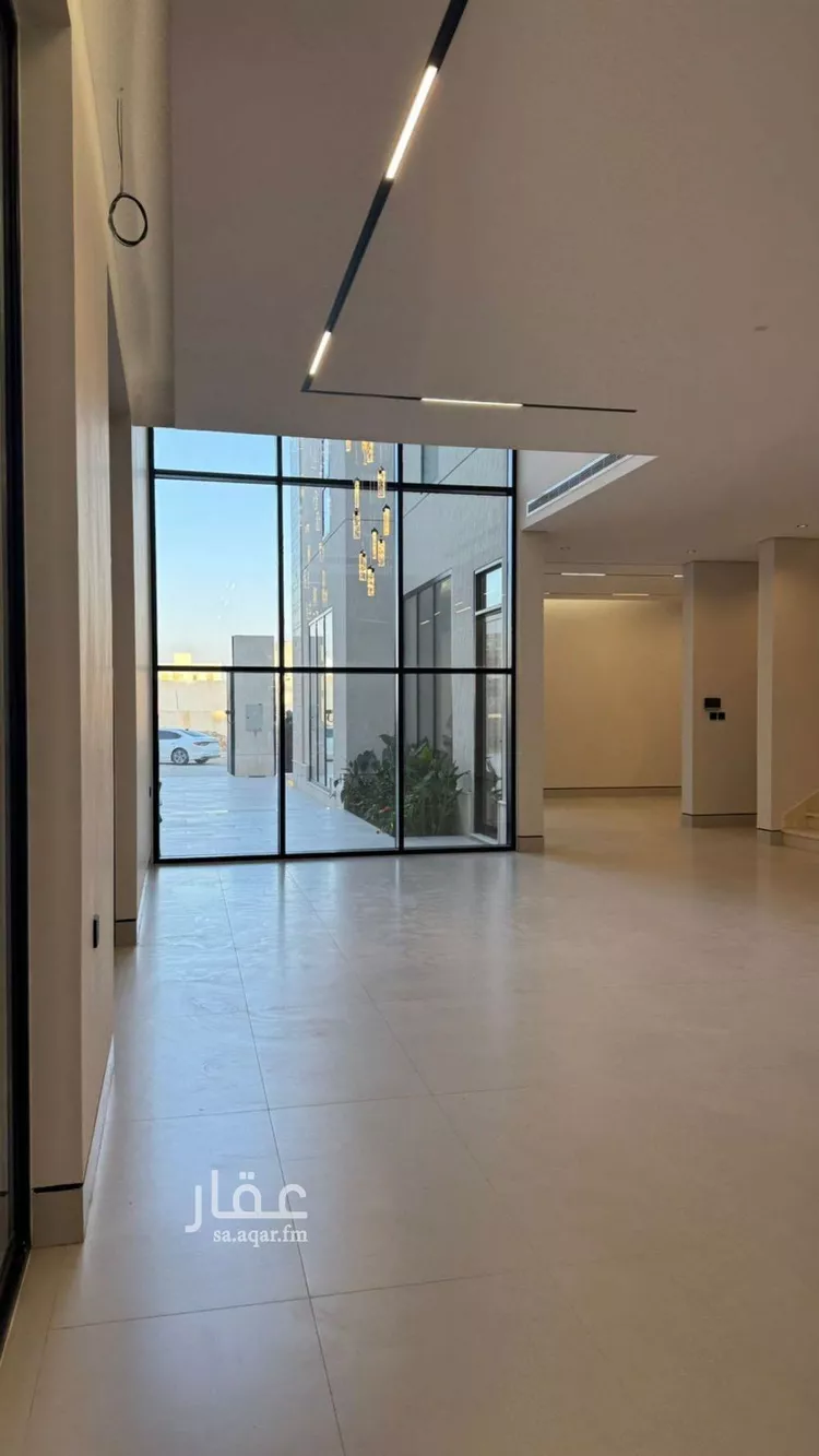 فيلا للبيع في شارع السيل الكبير, حي المهدية, مدينة الرياض, منطقة الرياض صورة 2