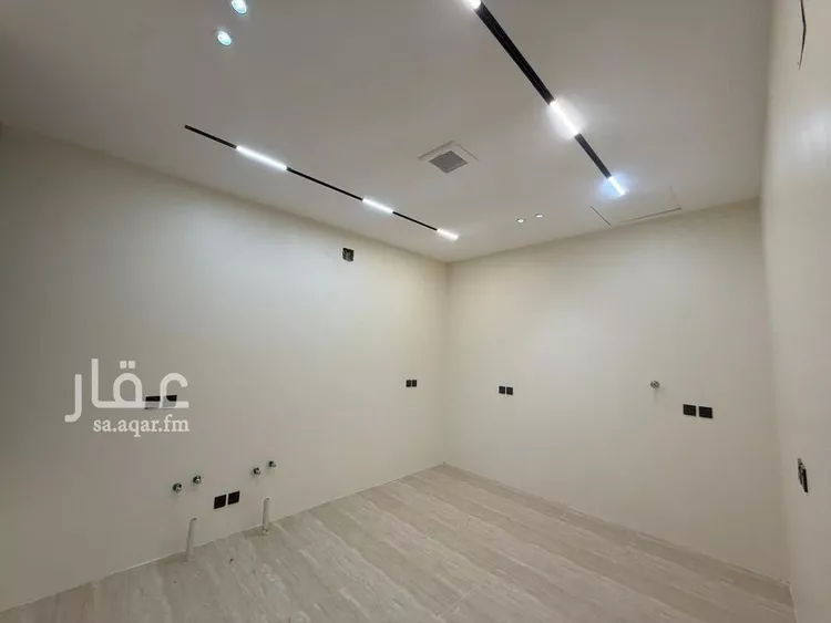 فيلا للبيع في شارع السيل الكبير, حي المهدية, مدينة الرياض, منطقة الرياض صورة 4