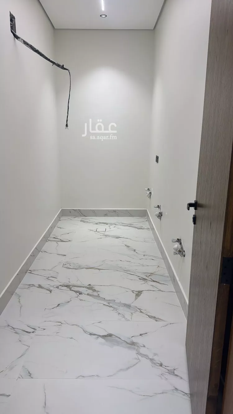 فيلا للبيع في شارع السيل الكبير, حي المهدية, مدينة الرياض, منطقة الرياض 18