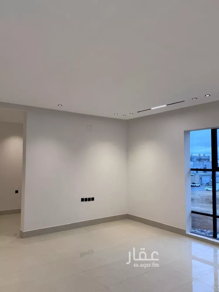 فيلا للبيع في شارع أنس الكناني, حي المهدية, مدينة الرياض, منطقة الرياض صورة 5