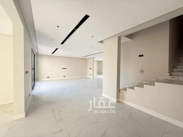 فيلا للبيع في شارع محمد بن عيسى العدني, حي المهدية, مدينة الرياض, منطقة الرياض صورة 2