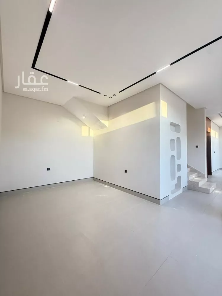 فيلا للبيع في شارع قطب الدين بن السلطان, حي المهدية, مدينة الرياض, منطقة الرياض صورة 2