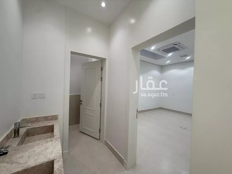 فيلا للبيع في شارع محمد بن أبي بكر القيم, حي المهدية, مدينة الرياض, منطقة الرياض 6