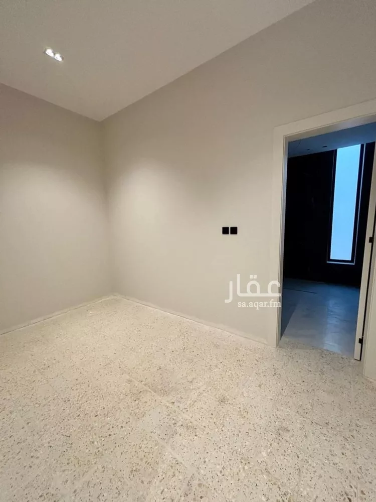فيلا للبيع في شارع محمد بن عيسى العدني, حي المهدية, مدينة الرياض, منطقة الرياض 21