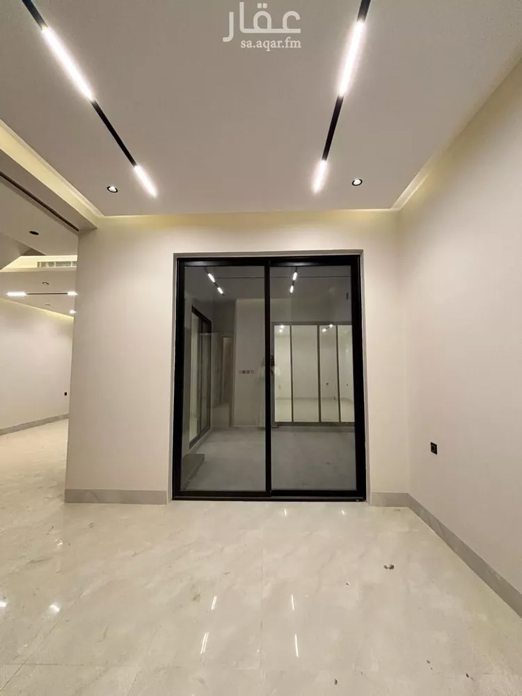 فيلا للبيع في شارع السيل الكبير, حي المهدية, مدينة الرياض, منطقة الرياض صورة 2