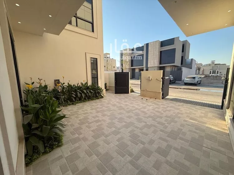 فيلا للبيع في شارع السيل الكبير, حي المهدية, مدينة الرياض, منطقة الرياض صورة 2