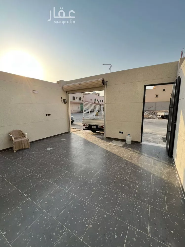 دور للبيع في شارع عبدالله بن قعود, حي طويق, مدينة الرياض, منطقة الرياض صورة 4