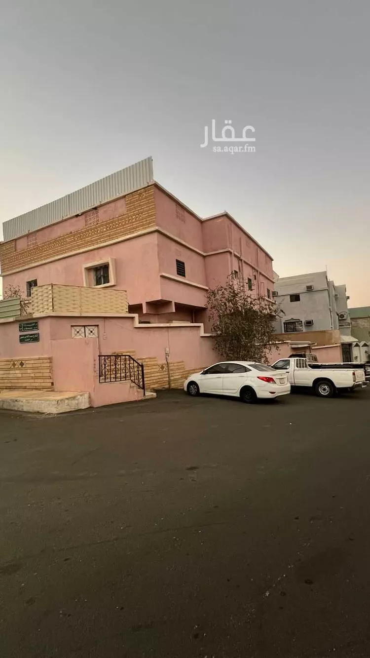 فيلا للبيع في شارع عبدالله بن معبد بن الحرث, حي القطبية الشرقية, مدينة الطائف, منطقة مكة المكرمة صورة 3
