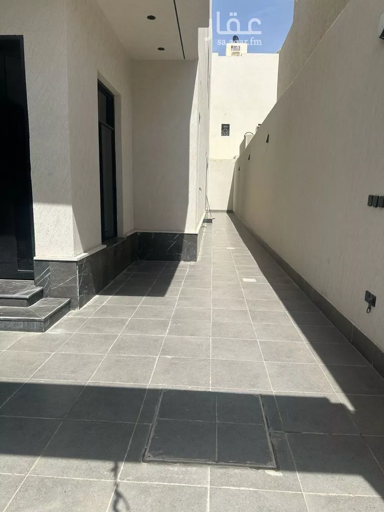 فيلا للبيع في شارع فضيله السيد احمد بن ابي بكر شطا, حي الرمال, مدينة الرياض, منطقة الرياض صورة 3