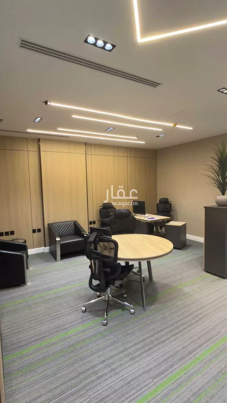 مكتب تجاري للإيجار في شارع الصحابة, حي إشبيلية, مدينة الرياض, منطقة الرياض صورة 2