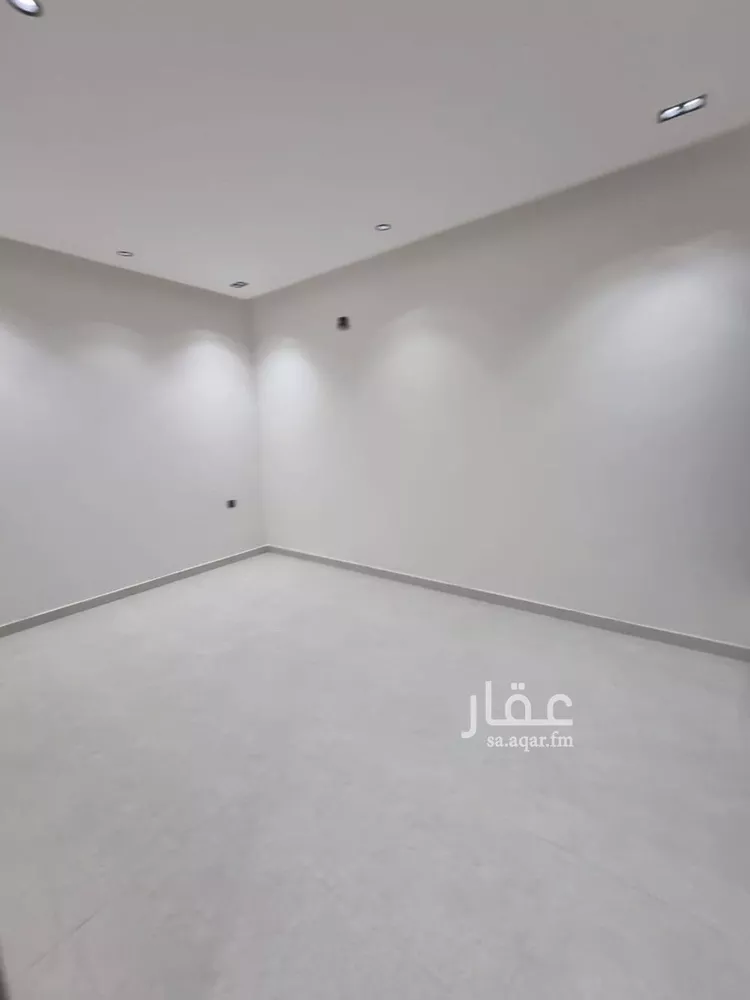 دور للبيع في شارع محمد بن احمد بن الضياء, حي عكاظ, مدينة الرياض, منطقة الرياض صورة 2