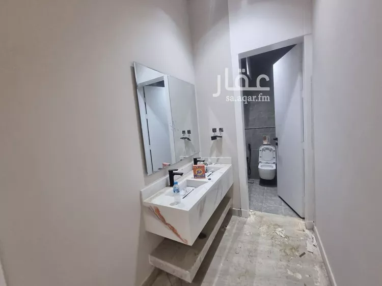 دور للبيع في شارع ريس, حي بدر, مدينة الرياض, منطقة الرياض صورة 4