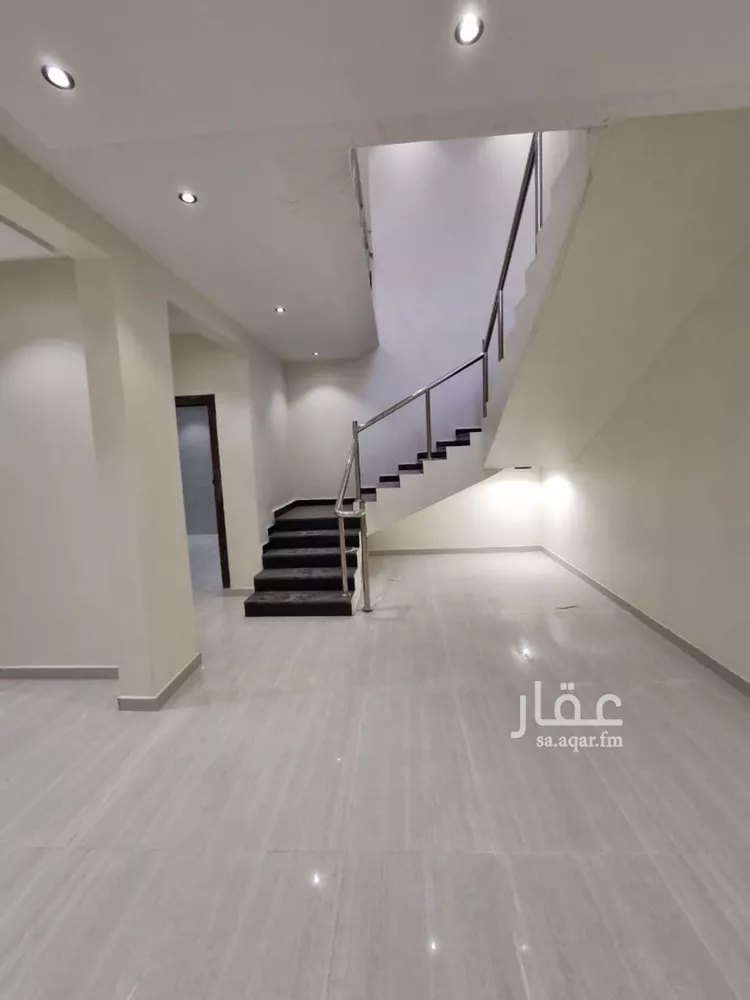 فيلا للبيع في شارع عكاظ , حي عكاظ, مدينة الرياض, منطقة الرياض صورة 2