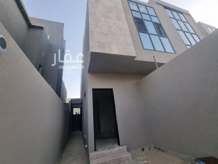 دور للبيع في شارع ريس, حي بدر, مدينة الرياض, منطقة الرياض صورة 3