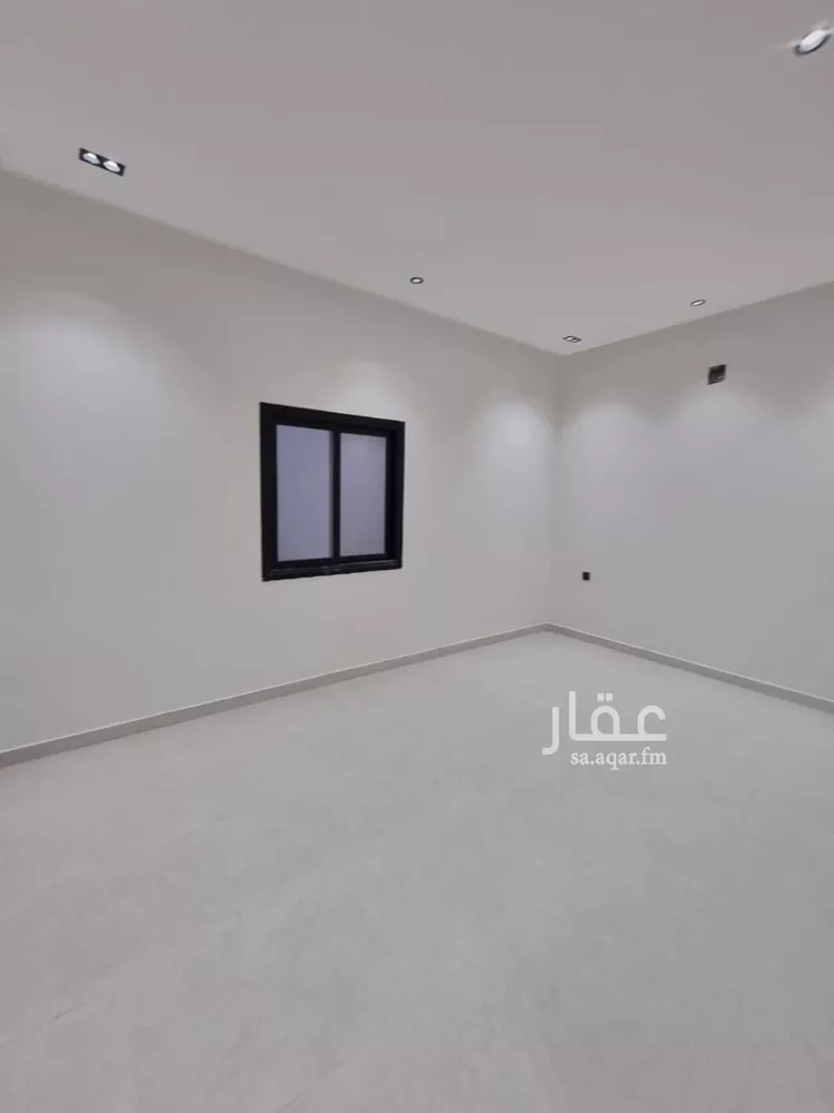 دور للبيع في شارع محمد بن احمد بن الضياء, حي عكاظ, مدينة الرياض, منطقة الرياض 11