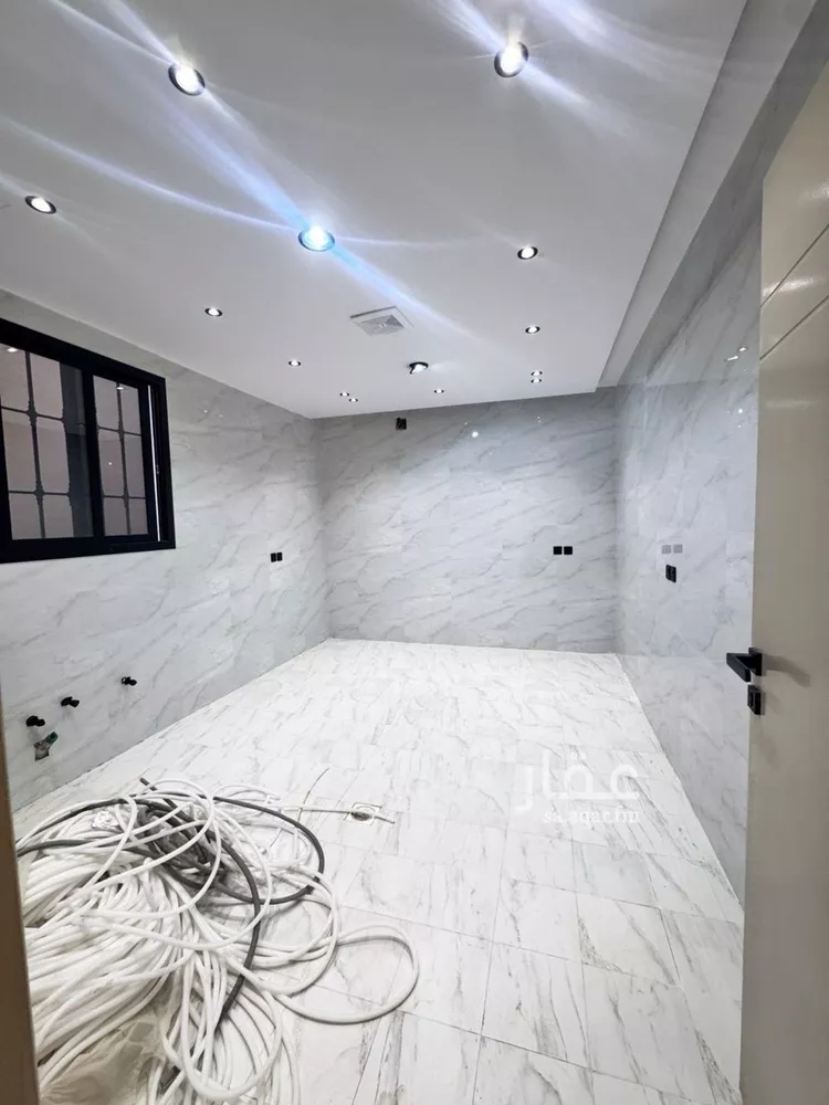 فيلا للبيع في شارع مدائن صالح, حي العريجاء الغربي, مدينة الرياض, منطقة الرياض صورة 5