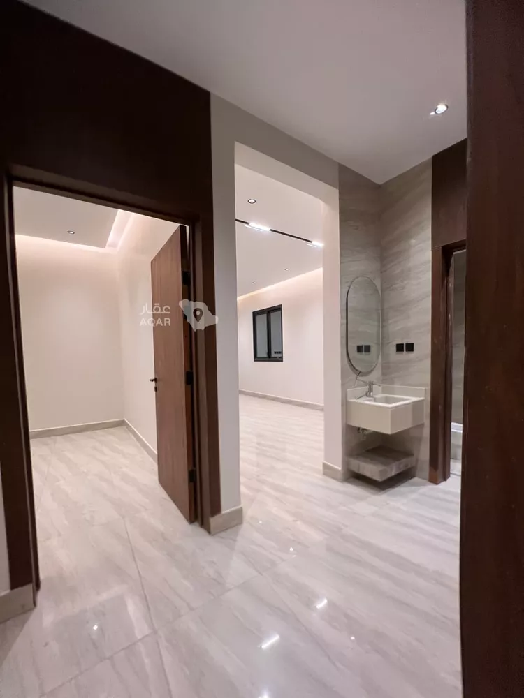 Floor for Sale in Riyadh Dirab 10