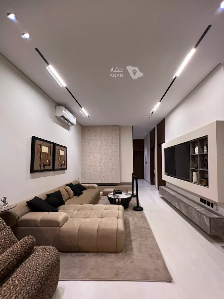 Floor for Sale in Riyadh Okaz 5