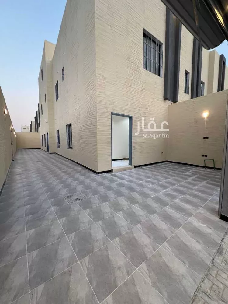 دور للبيع في شارع أحمد الطيبي, حي بدر, مدينة الرياض, منطقة الرياض صورة 2