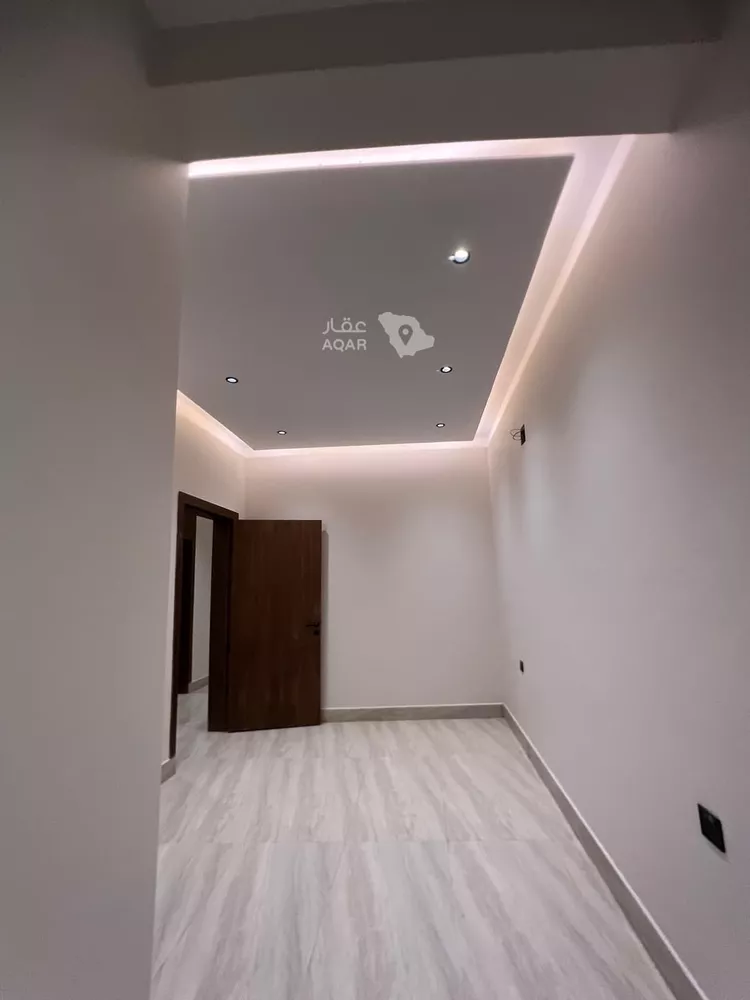 Floor for Sale in Riyadh Dirab 5
