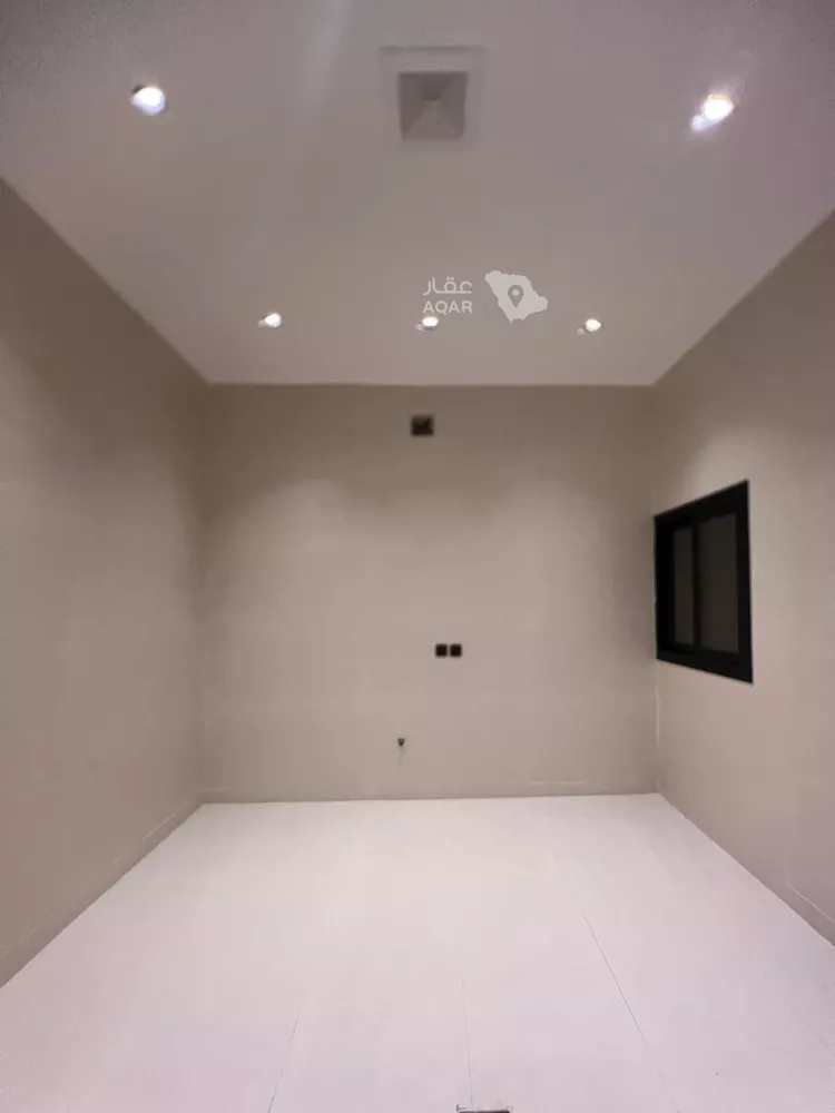 Floor for Sale in Riyadh Okaz 9