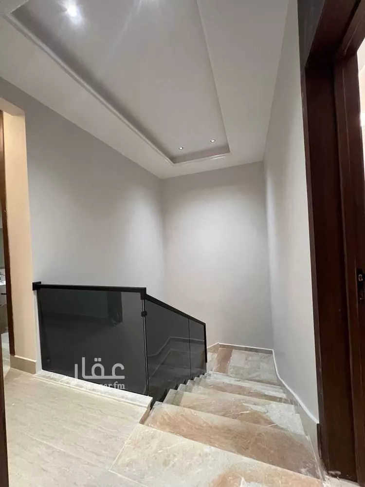 Floor for Sale in Riyadh Dirab 18