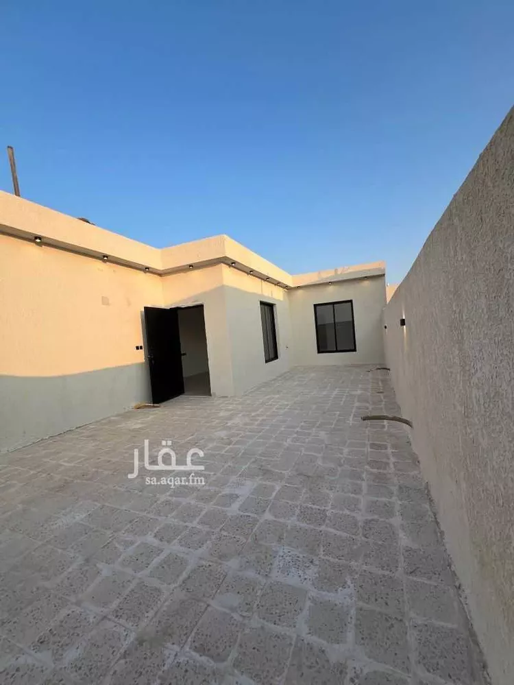 Floor for Sale in Riyadh Dirab 15