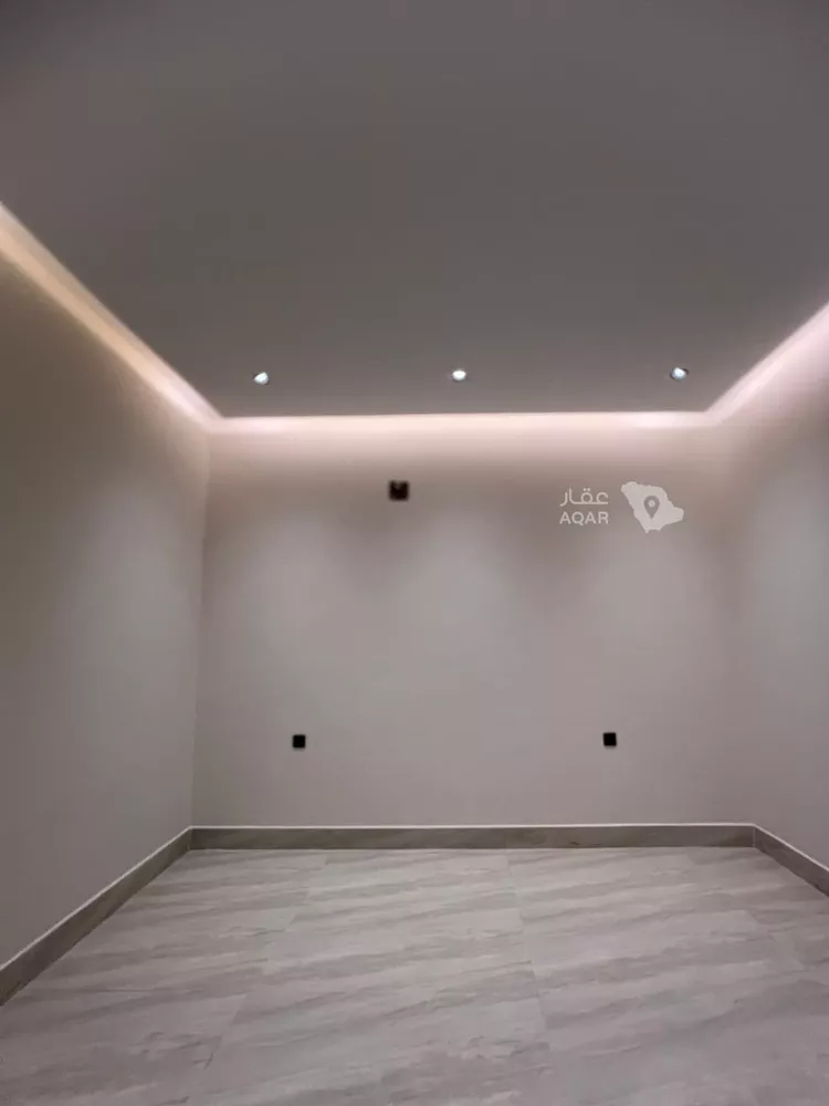 Floor for Sale in Riyadh Dirab 6