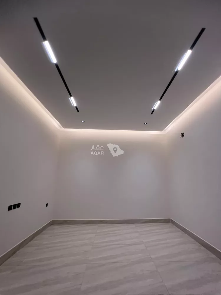 Floor for Sale in Riyadh Dirab 18
