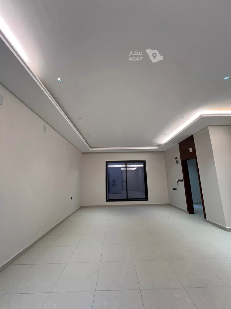 Floor for Sale in Riyadh Dirab 9