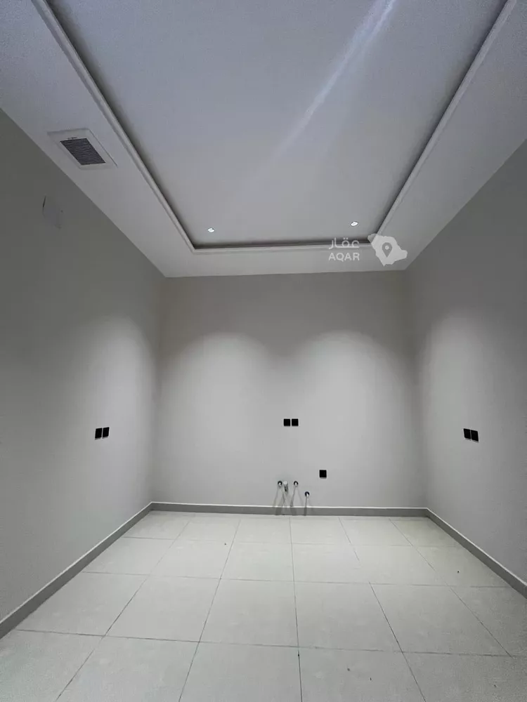 Floor for Sale in Riyadh Dirab 14