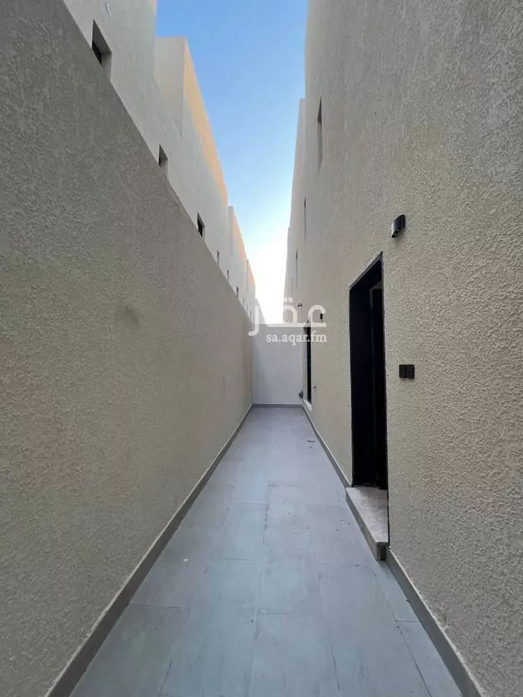 Floor for Sale in Riyadh Dirab 6