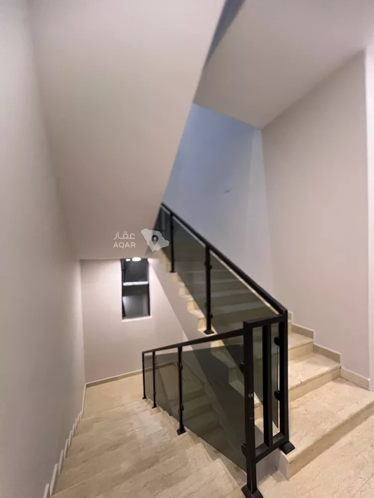 Floor for Sale in Riyadh Dirab 4