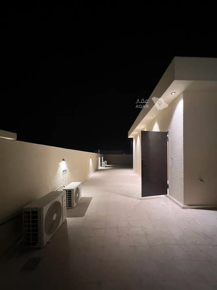 Floor for Sale in Riyadh Okaz 16