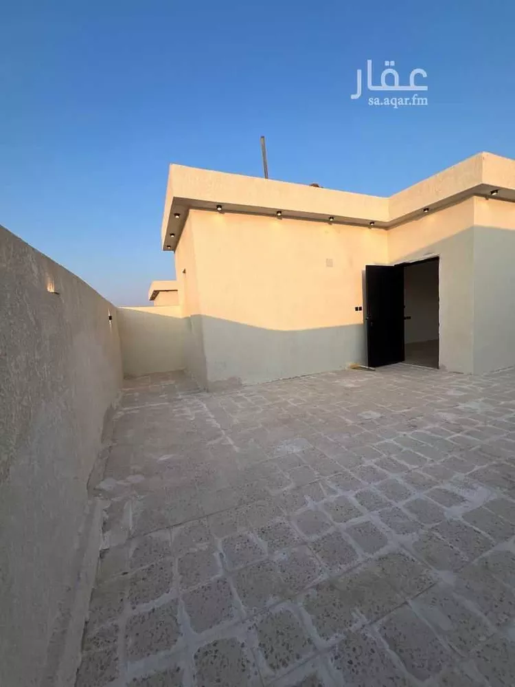 Floor for Sale in Riyadh Dirab 13