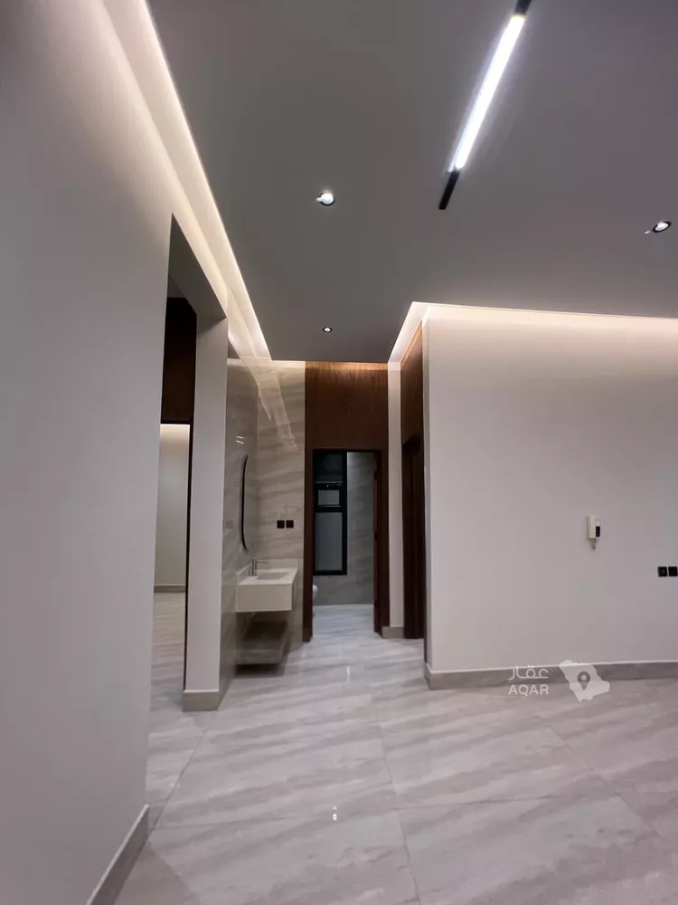Floor for Sale in Riyadh Dirab 10