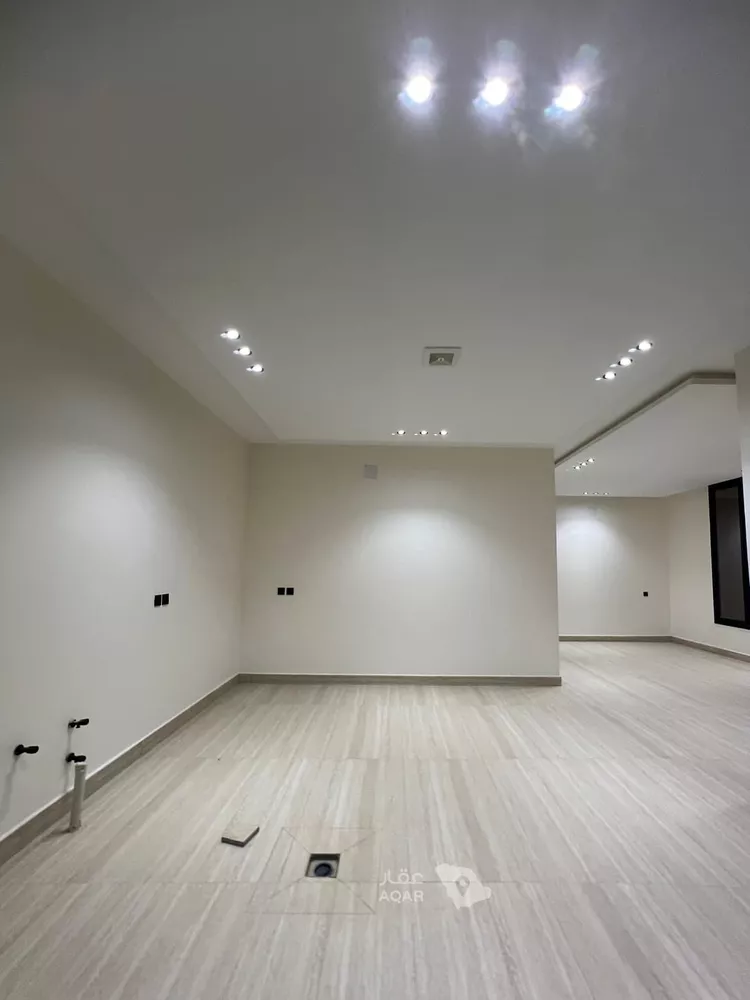 Floor for Sale in Riyadh Dirab 12