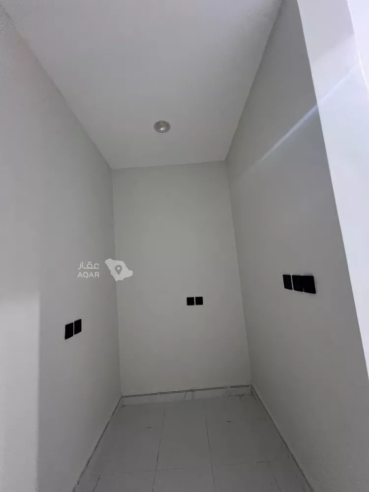 Floor for Sale in Riyadh Dahiat Namar 9