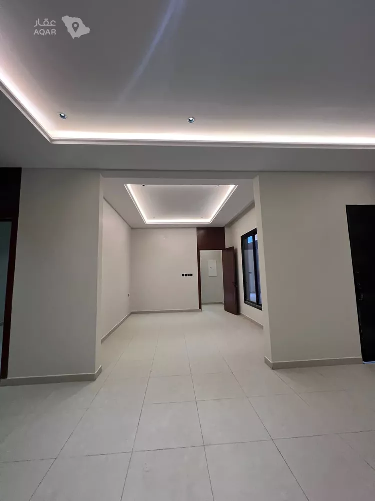 Floor for Sale in Riyadh Dirab 7