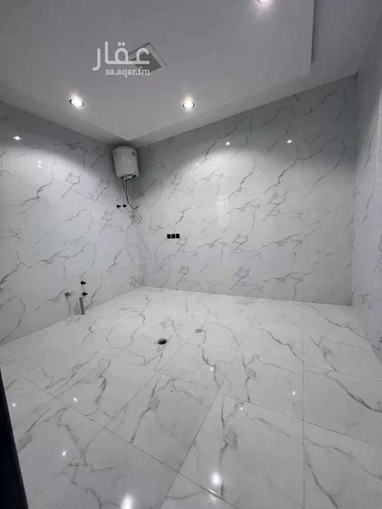 دور للبيع في شارع أحمد الطيبي, حي بدر, مدينة الرياض, منطقة الرياض صورة 5