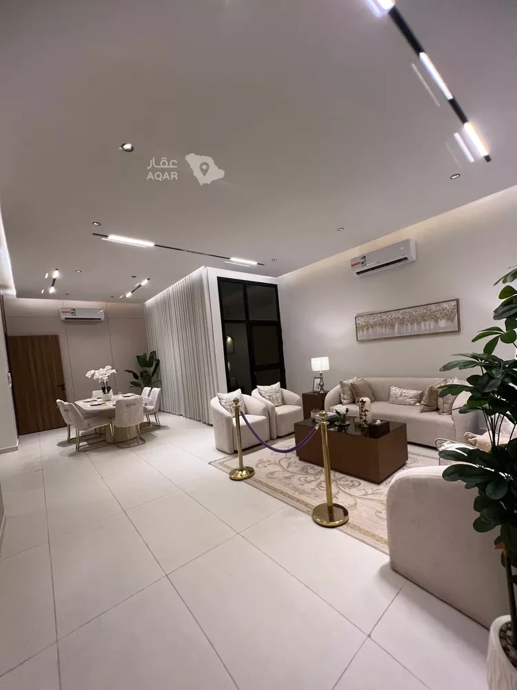 Floor for Sale in Riyadh Okaz ุตูุฑุฉ 5