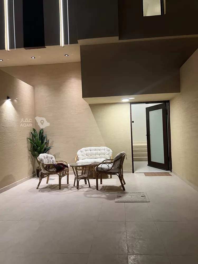 Floor for Sale in Riyadh Okaz 8