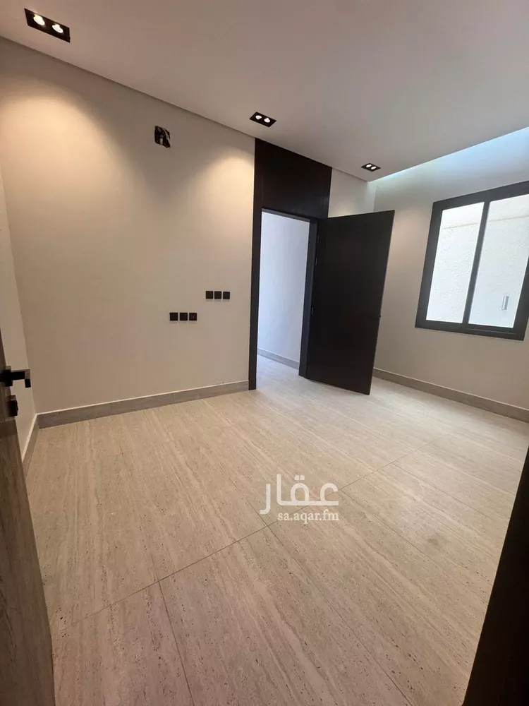 دور للبيع في شارع ريس, حي بدر, مدينة الرياض, منطقة الرياض 8